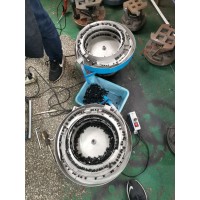 骨架振動盤13